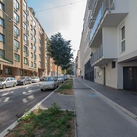Grosse Terrasse, Klimaanlage Und U-Bahn Naehe Daire Viyana Dış mekan fotoğraf