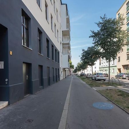Grosse Terrasse, Klimaanlage Und U-Bahn Naehe Daire Viyana Dış mekan fotoğraf