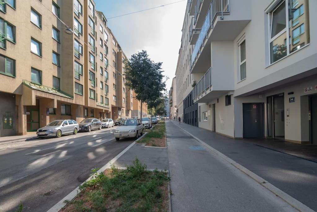 Grosse Terrasse, Klimaanlage Und U-Bahn Naehe Daire Viyana Dış mekan fotoğraf